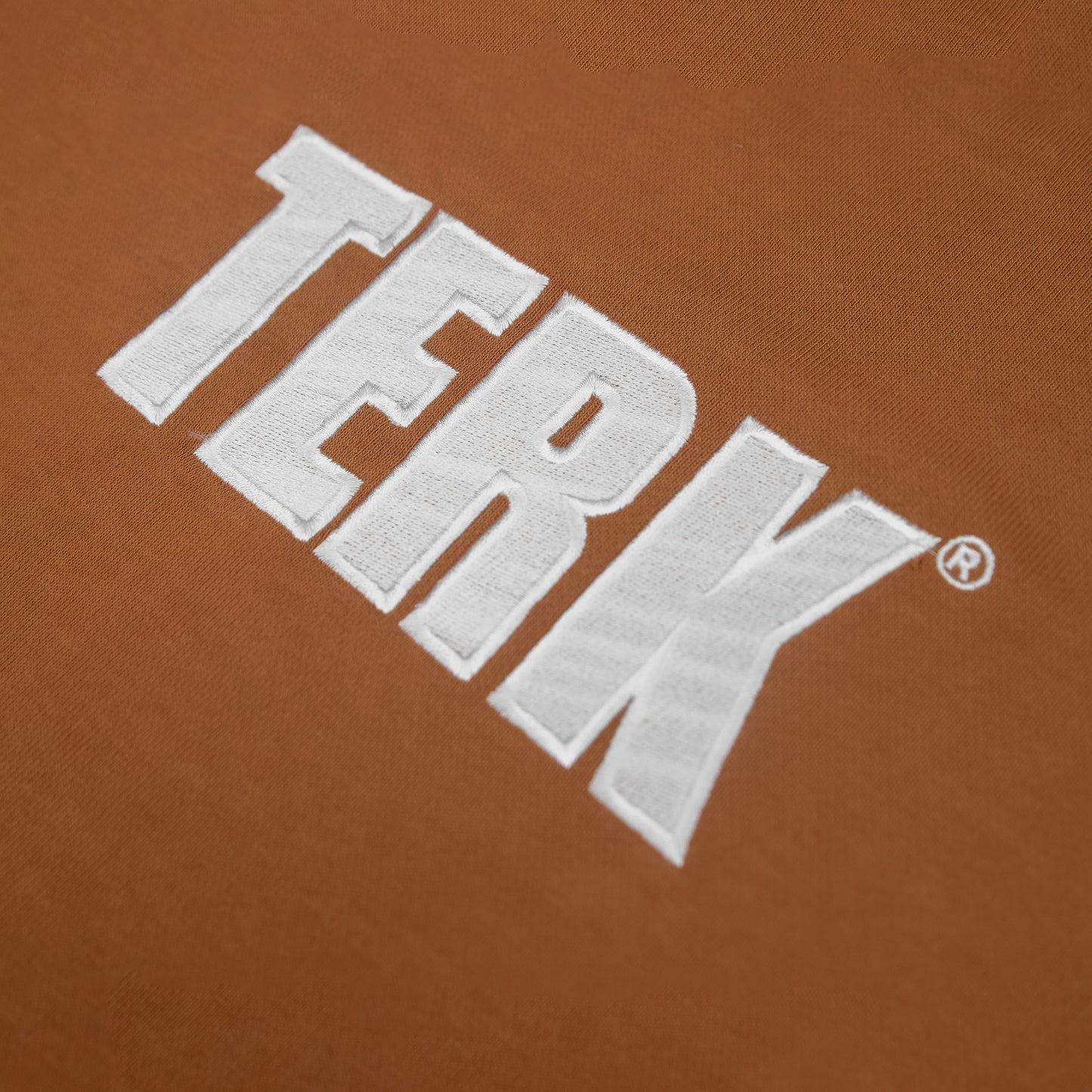 WHITE TERK SADDLE CREWNECK WITH EMBROIDERED LOGO